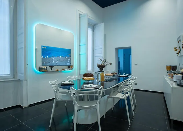 Bed and Breakfast Skyhouse Chiatamone